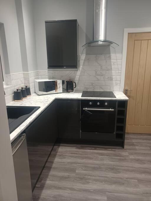 Beautiful Masons Hideaway Studio Apartment Bridgend  Buitenkant foto