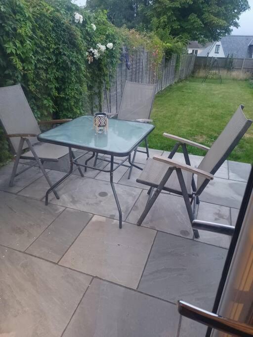 Beautiful Masons Hideaway Studio Apartment Bridgend  Buitenkant foto